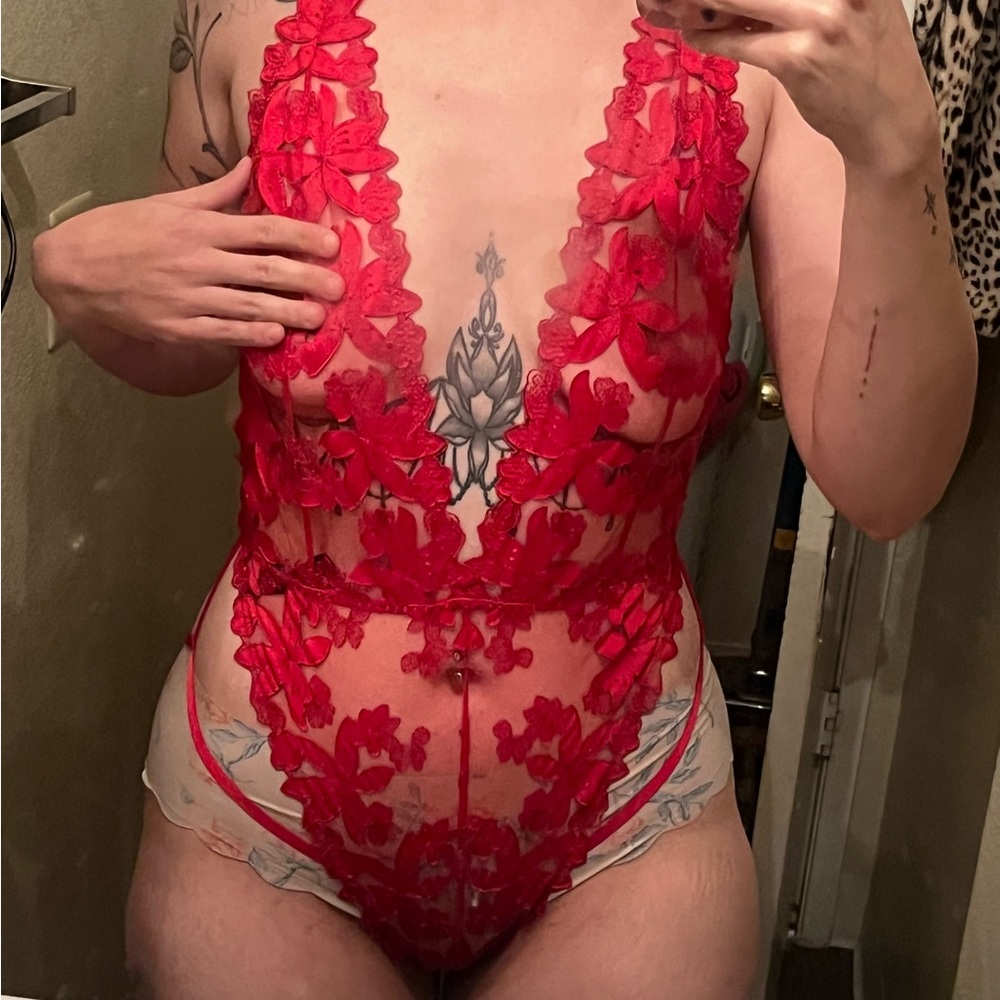 Victoria’s Secret XL floral lace teddy